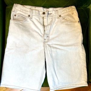 VINTAGE off-white Levi shorts